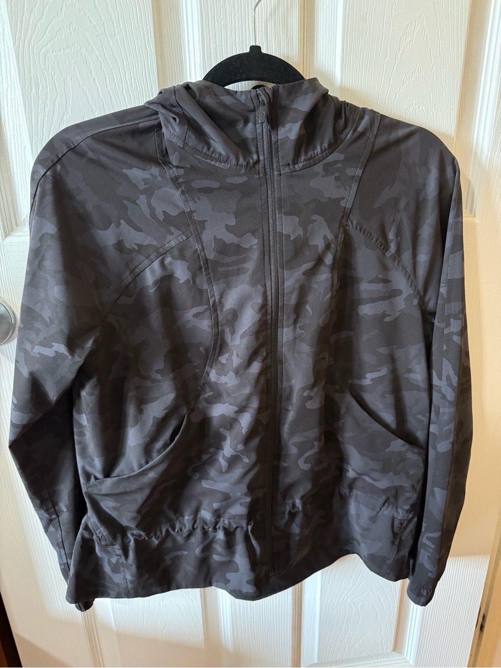 LULULEMON JACKET BLACK CAMOUFLAGE - WINDBREAKER/RUNNING/COMPACT